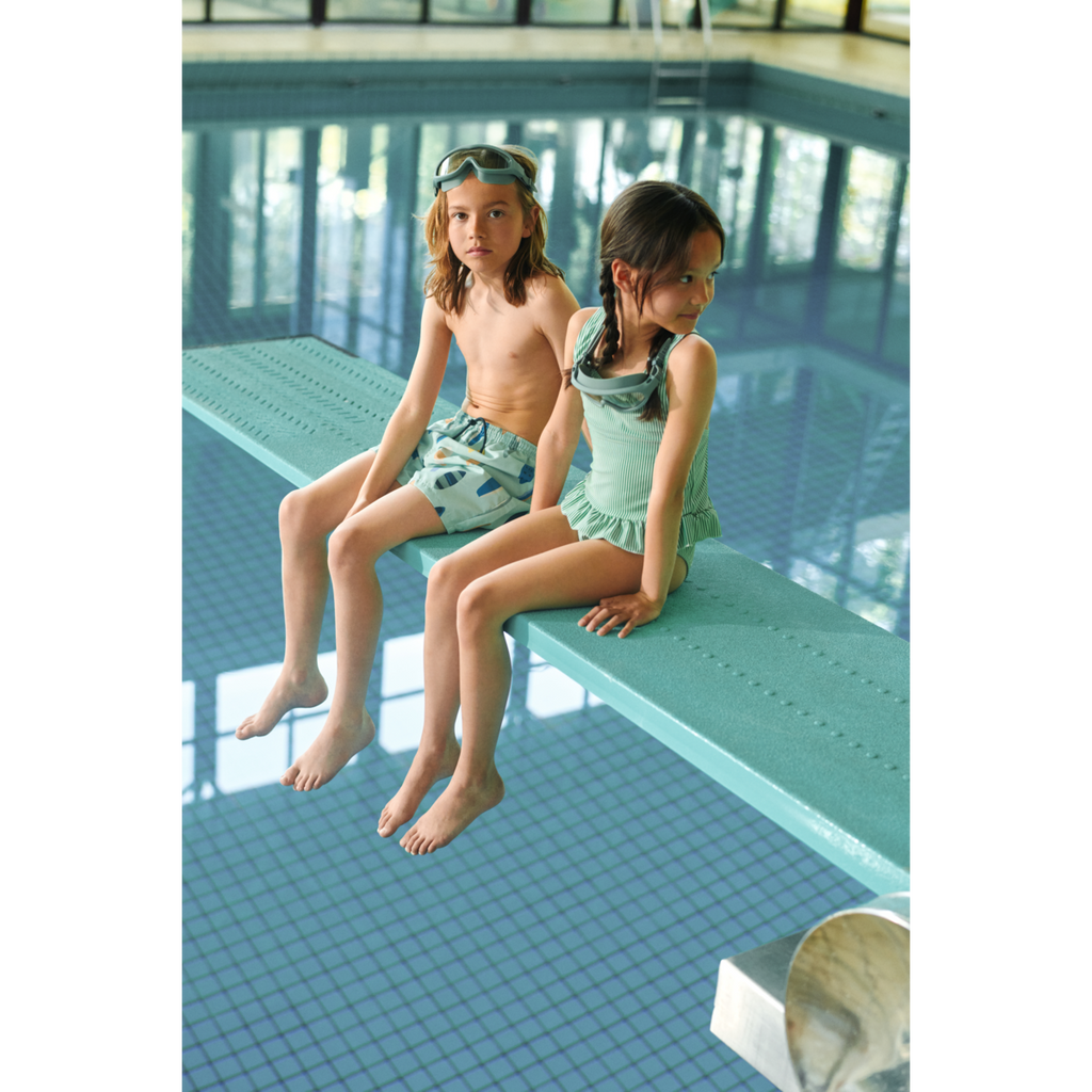 Short de bain en polyester recyclé à imprimé Peppermint avec protection anti-UV 40+ pour les jeux aquatiques et les journées à la plage